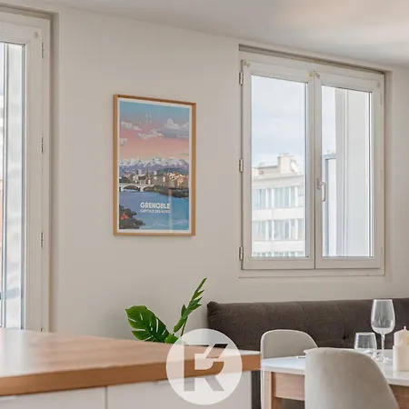 R'apparts T4 L'atypique Apartment